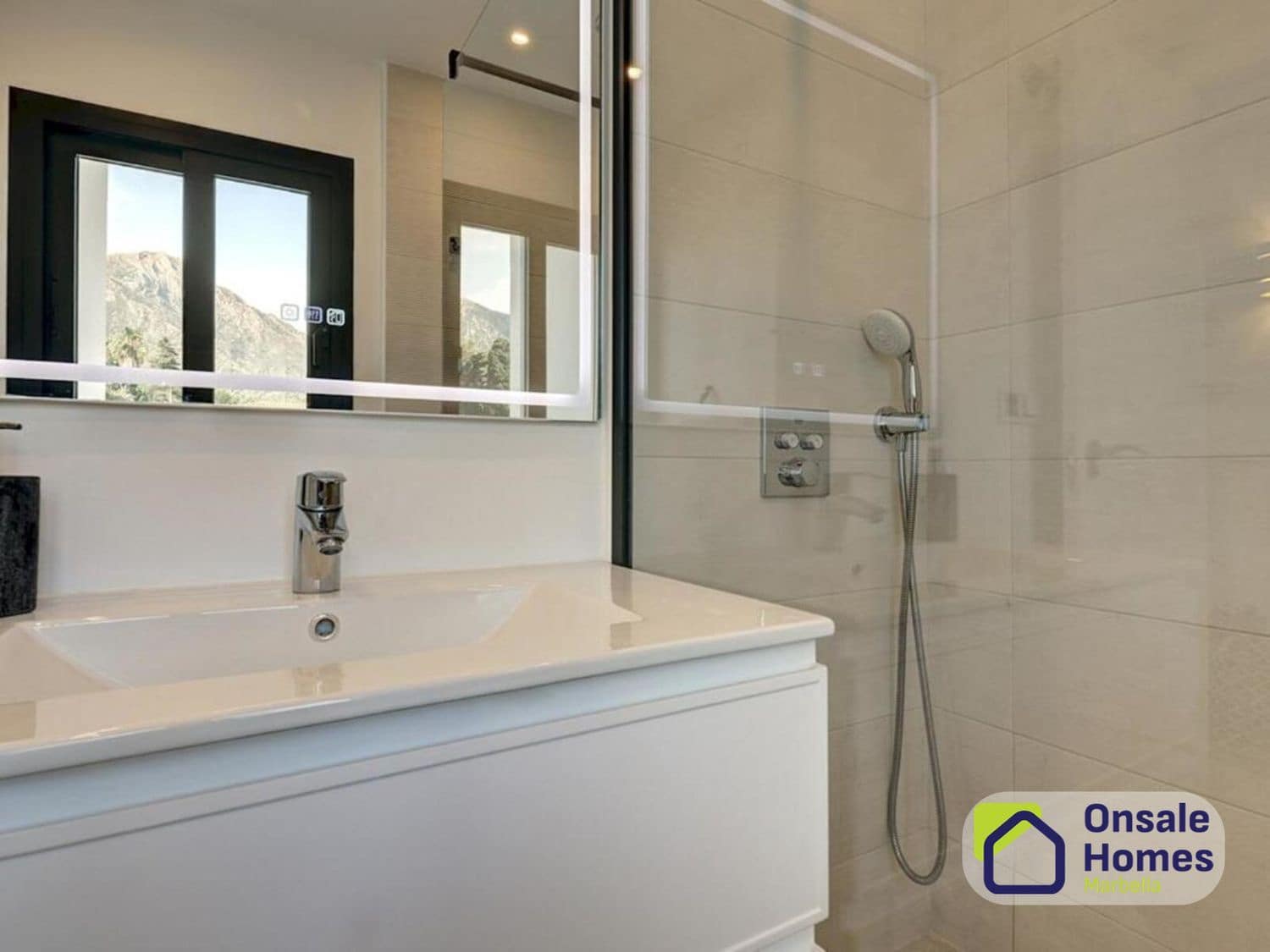 6 Zimmer Villa zu verkaufen in Marbella mit Pool Garage - 1.400.000 € (Ref: 10020014)