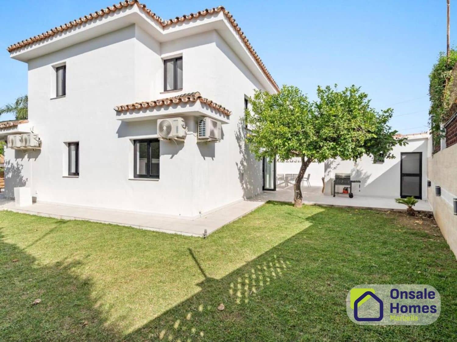 6 Zimmer Villa zu verkaufen in Marbella mit Pool Garage - 1.400.000 € (Ref: 10020014)