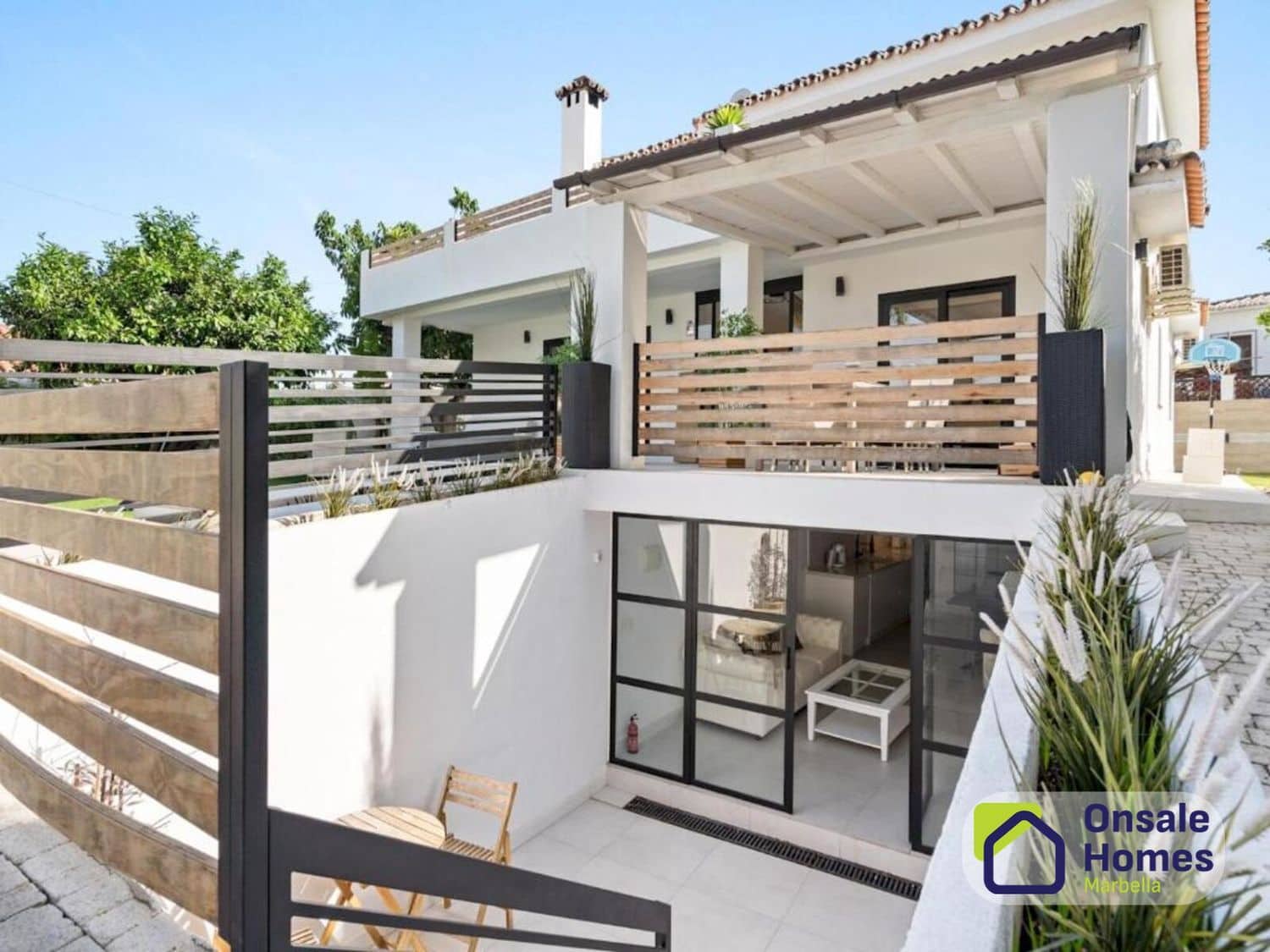 6 Zimmer Villa zu verkaufen in Marbella mit Pool Garage - 1.400.000 € (Ref: 10020014)