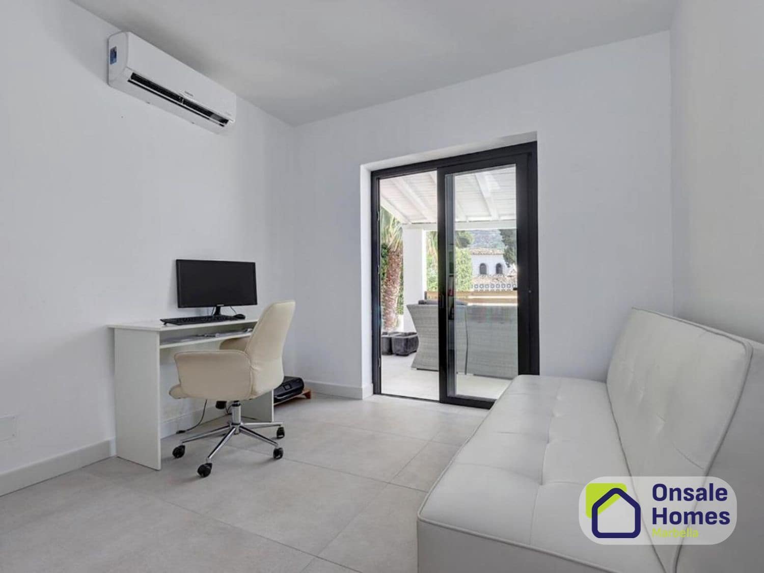 6 bedroom Villa for sale in Marbella with pool garage - € 1,400,000 (Ref: 10020014)