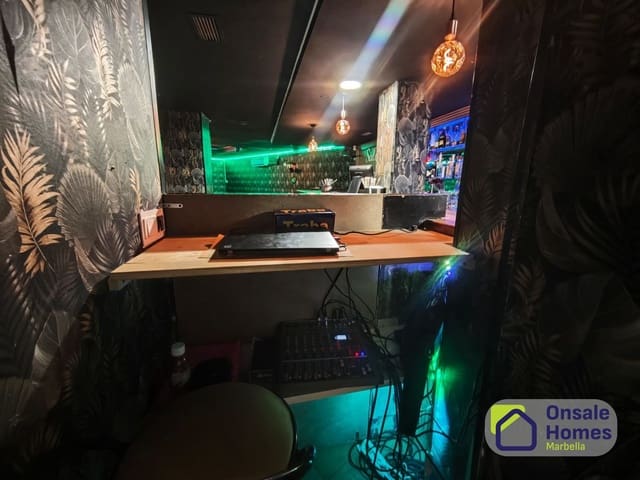 Comercial para arrendar em Playa Bajadilla - Puertos, Marbella - 1 200 € (Ref: 10023533)