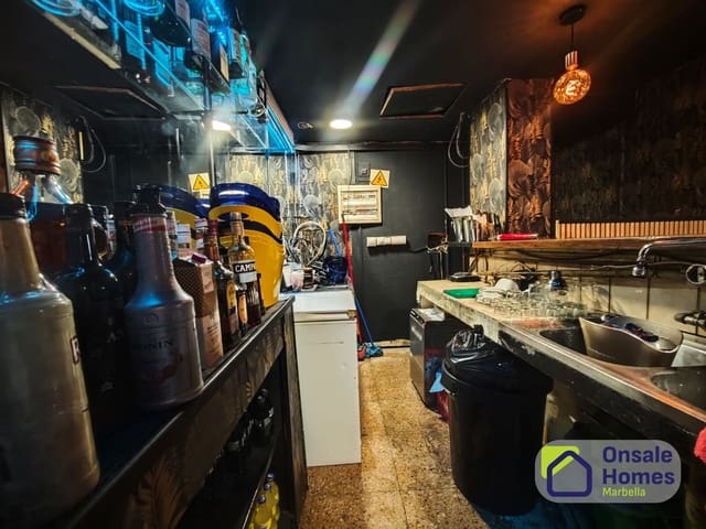 Comercial para arrendar em Playa Bajadilla - Puertos, Marbella - 1 200 € (Ref: 10023533)