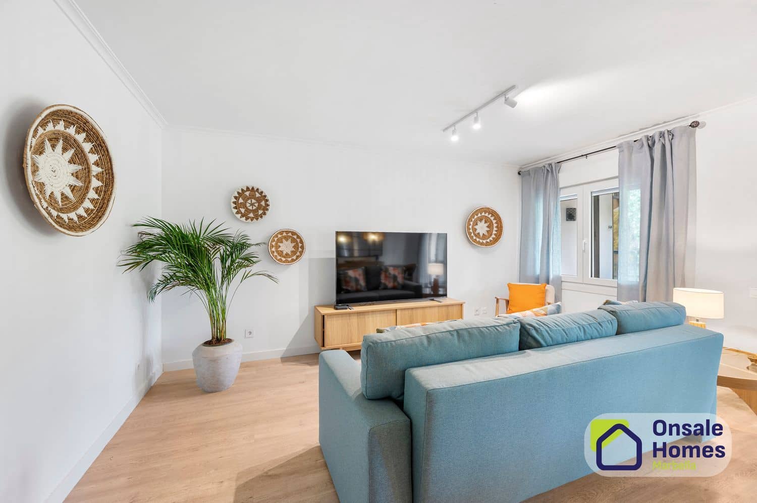 2 quarto Apartamento para arrendar em Marbella com garagem - 2 400 € (Ref: 10031423)