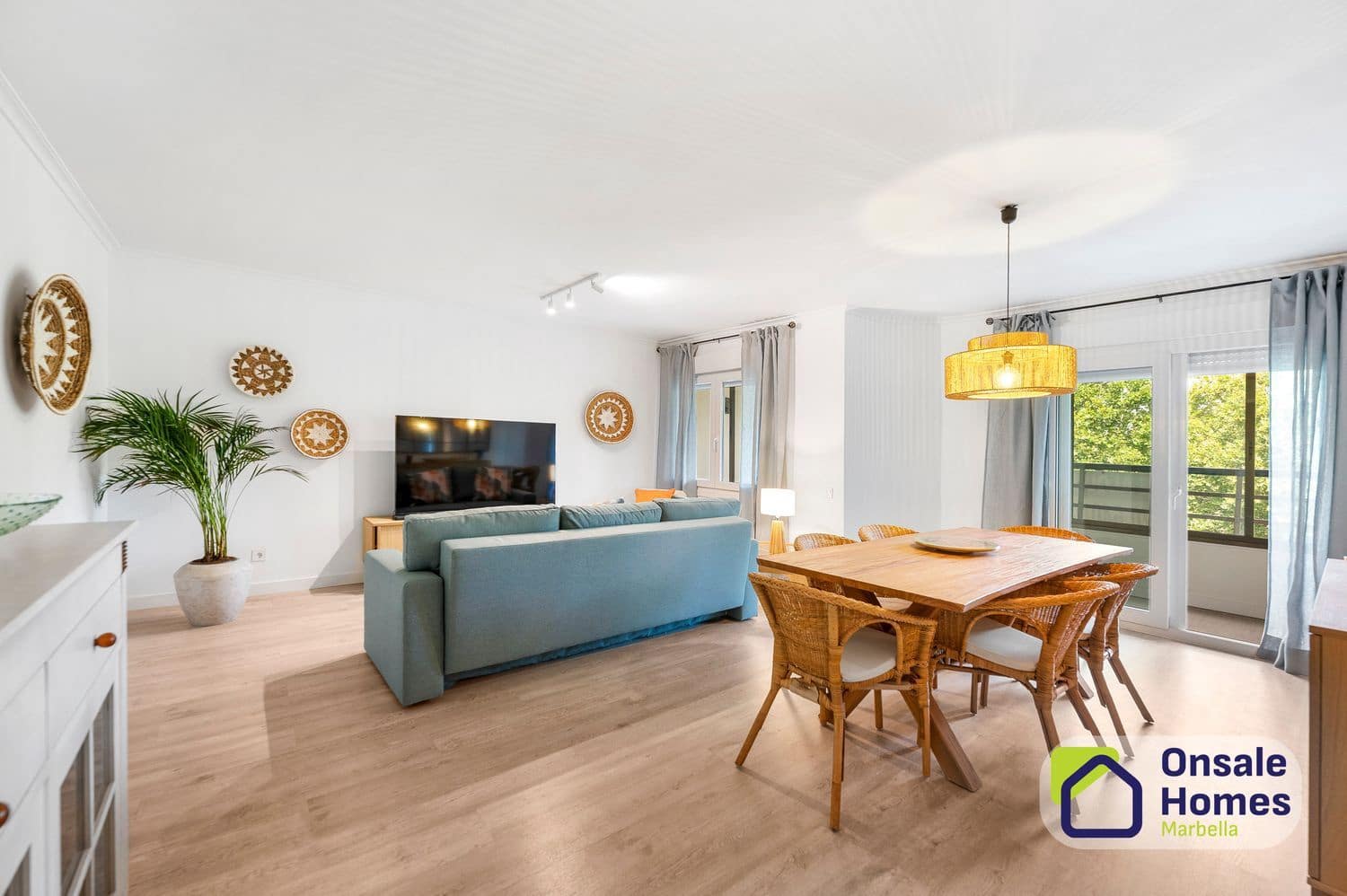 2 quarto Apartamento para arrendar em Marbella com garagem - 2 400 € (Ref: 10031423)