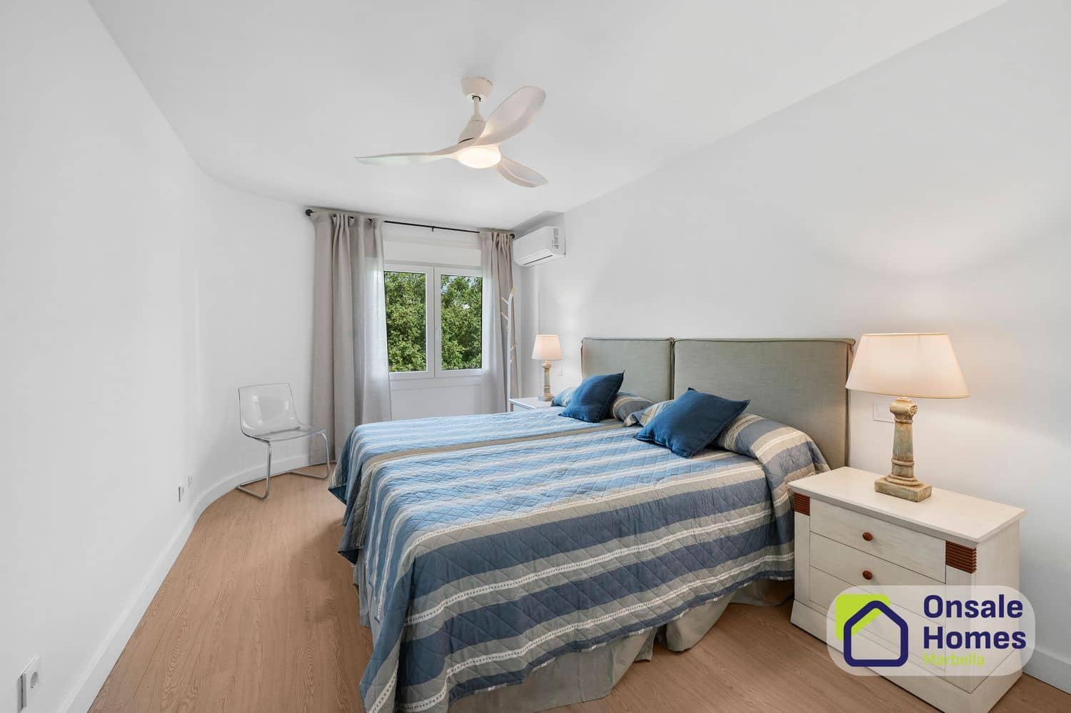2 quarto Apartamento para arrendar em Marbella com garagem - 2 400 € (Ref: 10031423)