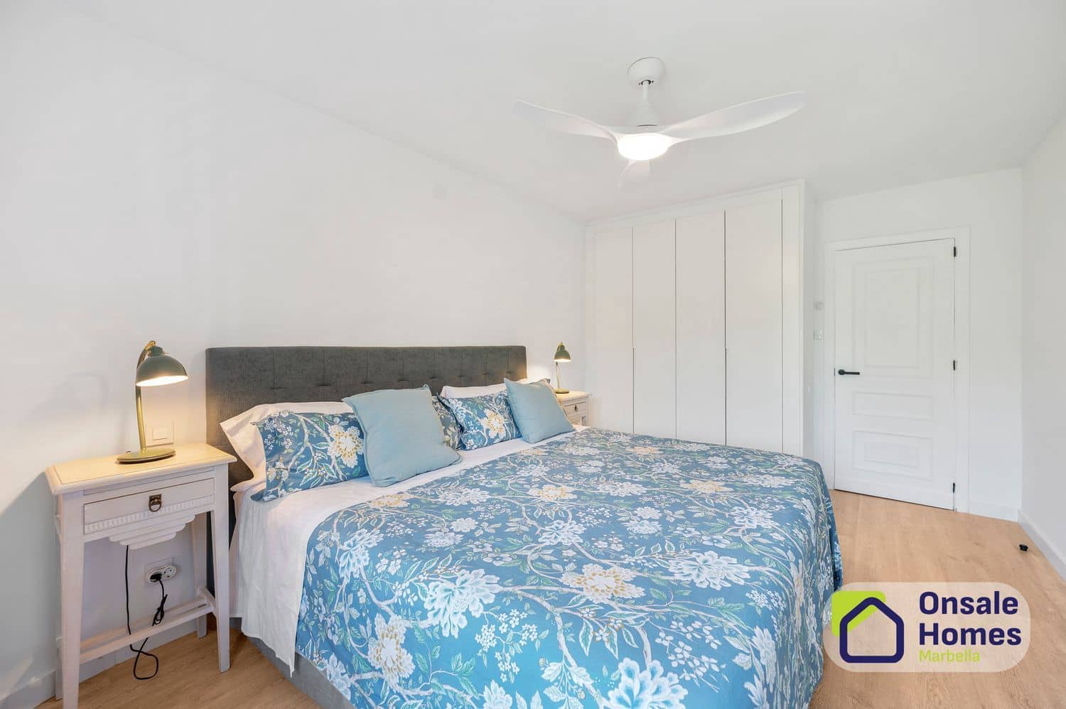 2 quarto Apartamento para arrendar em Marbella com garagem - 2 400 € (Ref: 10031423)