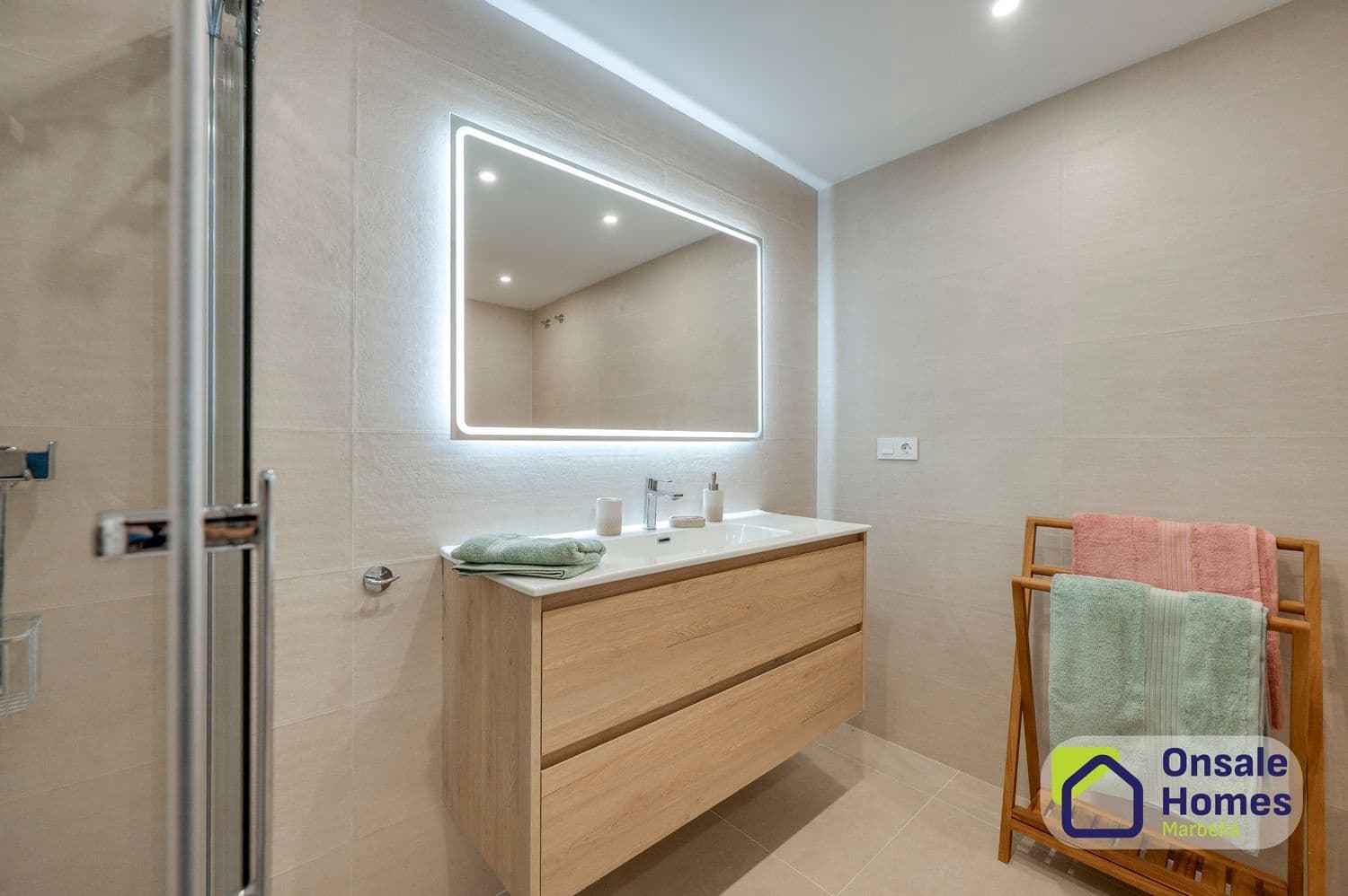 2 quarto Apartamento para arrendar em Marbella com garagem - 2 400 € (Ref: 10031423)
