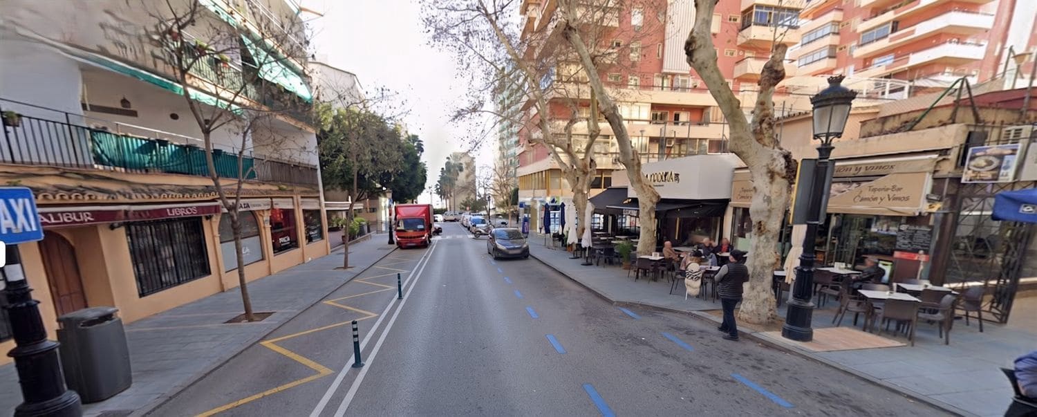 Local Commercial à louer à Marbella - 3 500 € (Ref: 10031424)