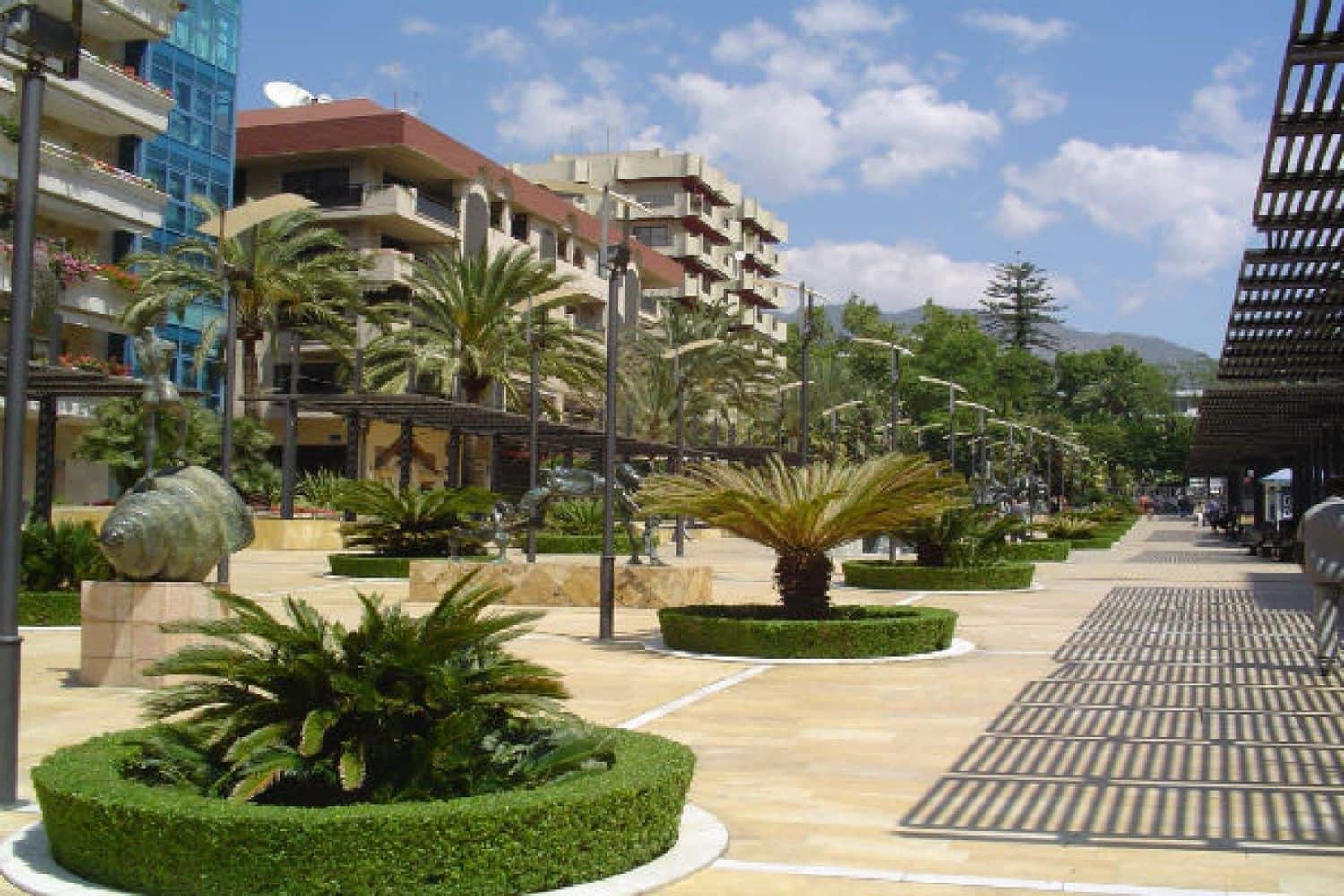 Local Commercial à louer à Marbella - 3 500 € (Ref: 10031424)