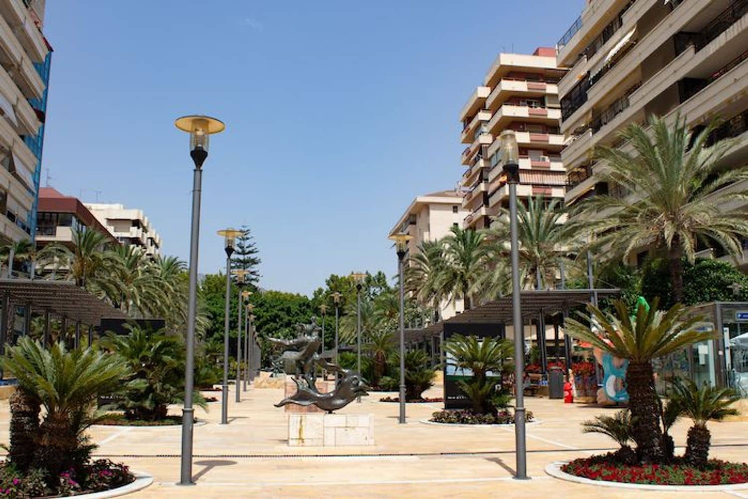 Local Commercial à louer à Marbella - 3 500 € (Ref: 10031424)