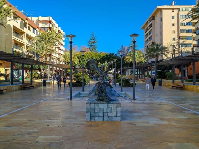 Erhverv til leje i Playa Bajadilla - Puertos, Marbella - € 3.500 (Ref: 10031424)
