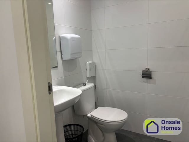 Komercyjne do wynajęcia w Playa Bajadilla - Puertos, Marbella - 3 500 € (Ref: 10031424)