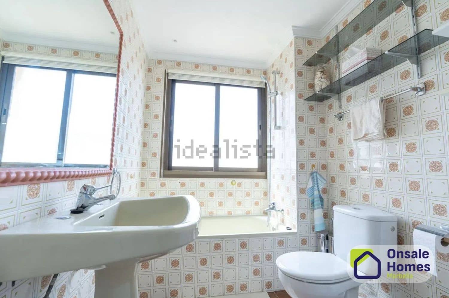 2 Zimmer Apartment zu verkaufen in Aloha Golf mit Pool Garage - 450.000 € (Ref: 10040249)