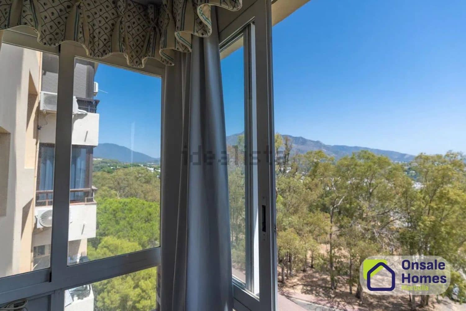 2 Zimmer Apartment zu verkaufen in Aloha Golf mit Pool Garage - 450.000 € (Ref: 10040249)