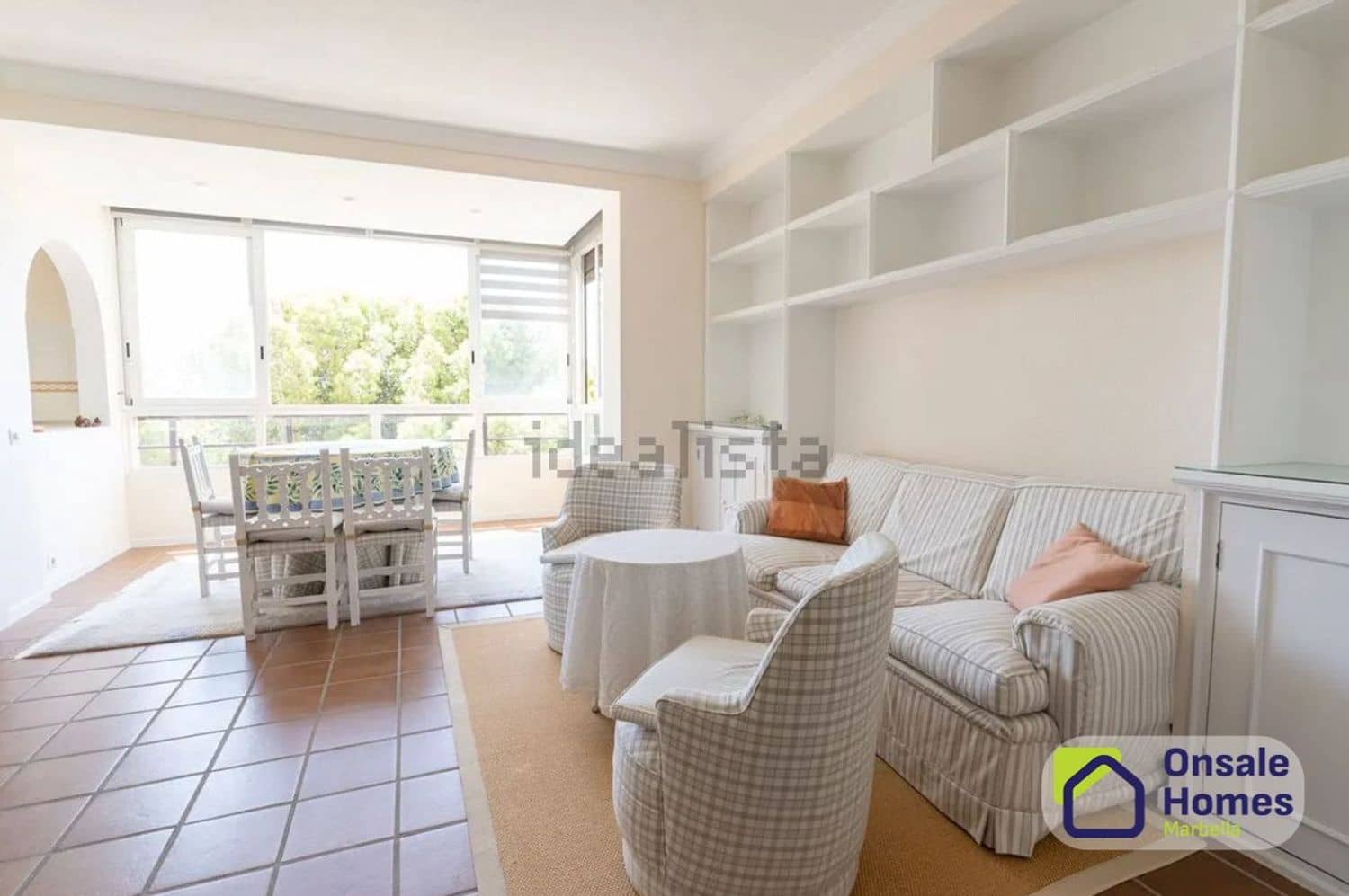 2 Zimmer Apartment zu verkaufen in Aloha Golf mit Pool Garage - 450.000 € (Ref: 10040249)