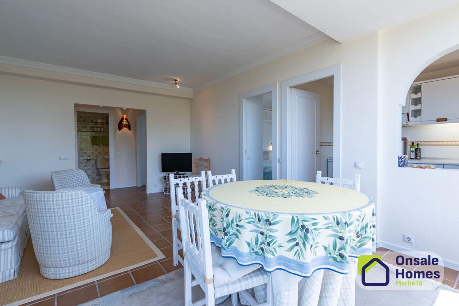 2 sypialnia Apartament na sprzedaż w Aloha Golf z basenem garażem - 420 000 € (Ref: 10040249)