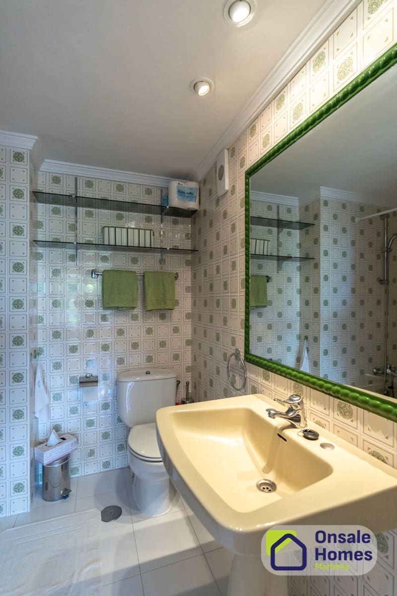 2 sypialnia Apartament na sprzedaż w Aloha Golf z basenem garażem - 420 000 € (Ref: 10040249)