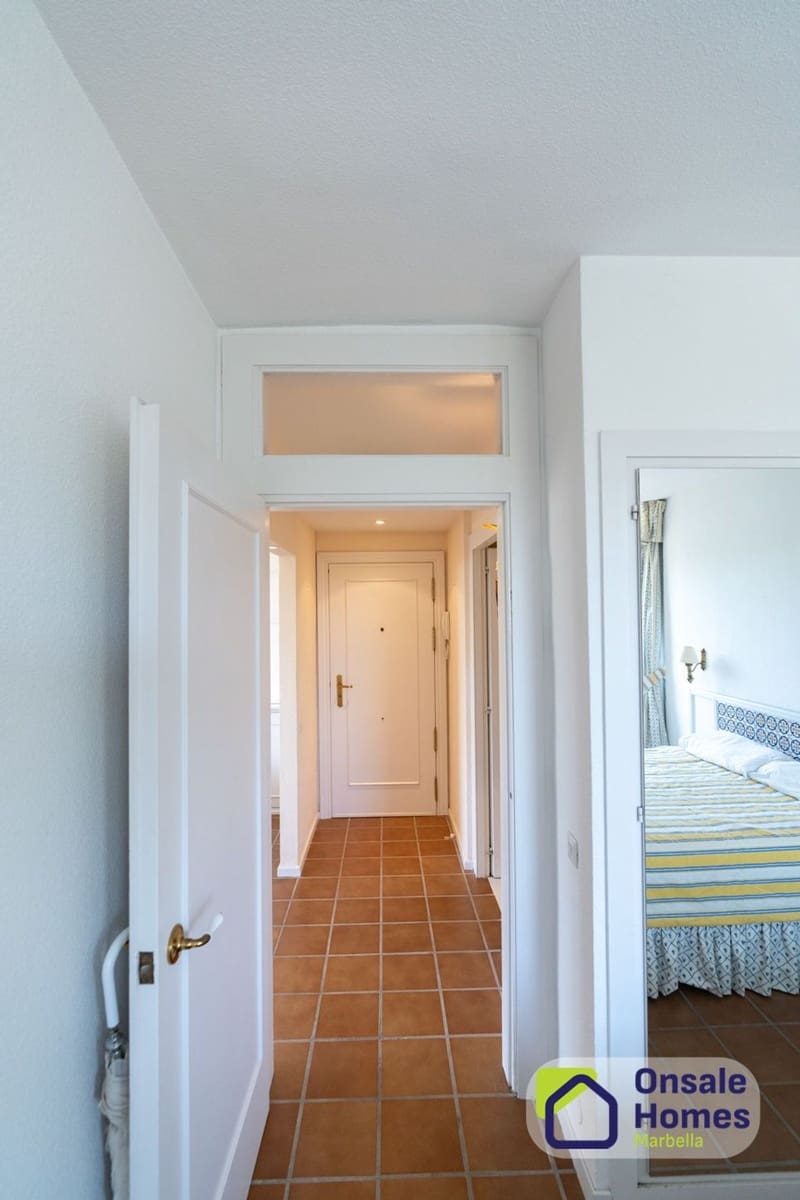 2 sypialnia Apartament na sprzedaż w Aloha Golf z basenem garażem - 420 000 € (Ref: 10040249)