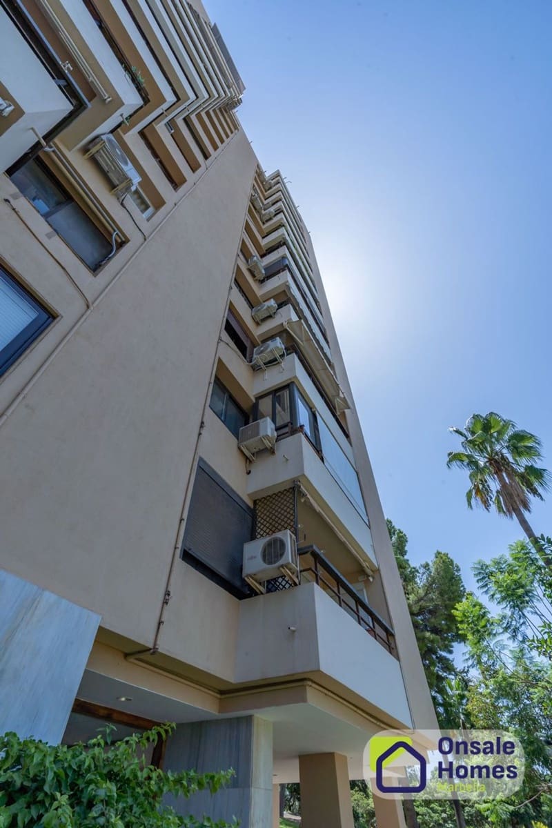 2 sypialnia Apartament na sprzedaż w Aloha Golf z basenem garażem - 420 000 € (Ref: 10040249)