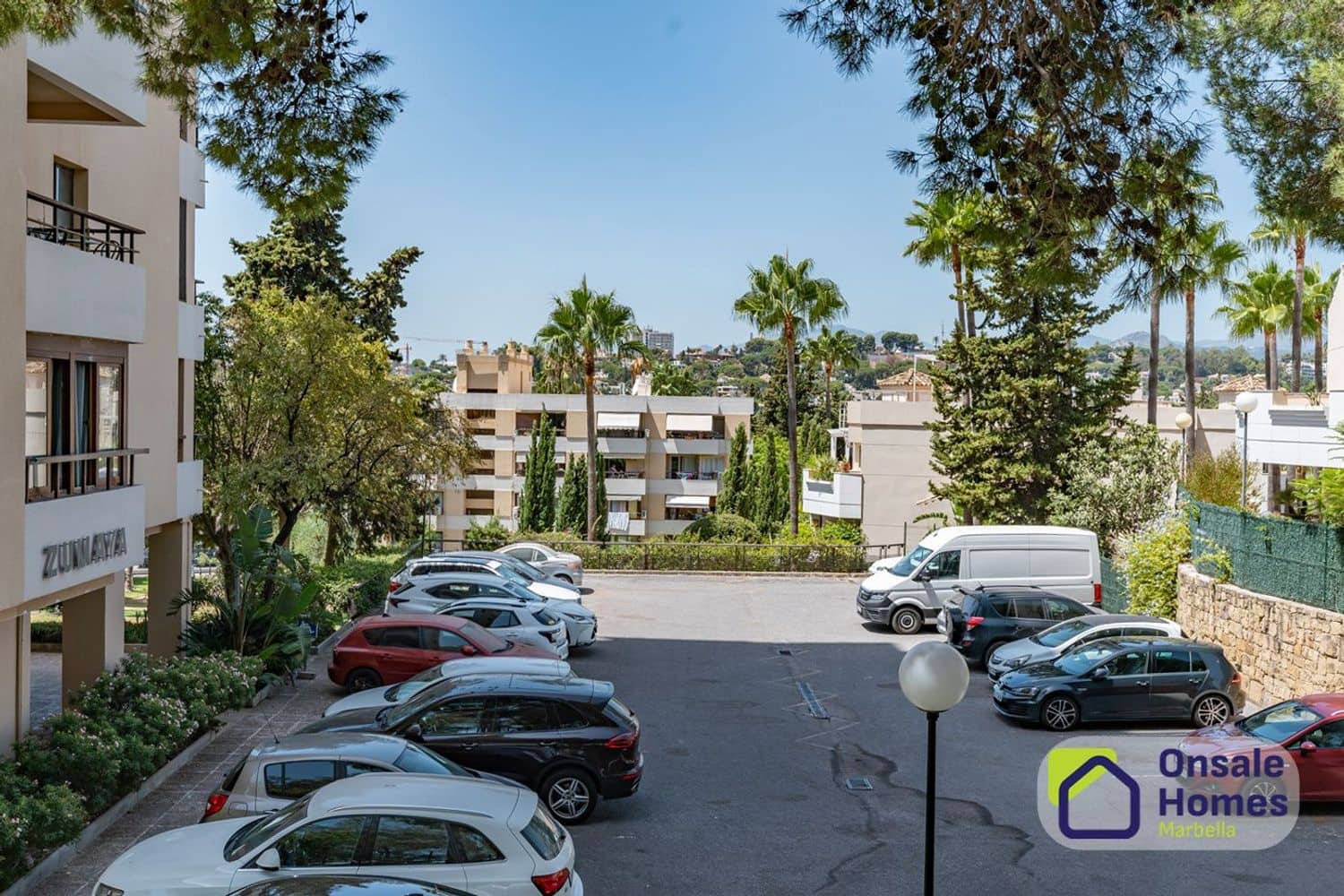 2 sypialnia Apartament na sprzedaż w Aloha Golf z basenem garażem - 420 000 € (Ref: 10040249)
