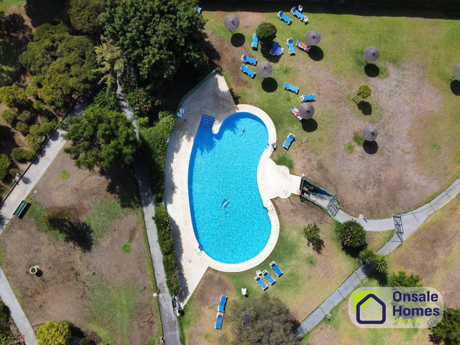 2 sypialnia Apartament na sprzedaż w Aloha Golf z basenem garażem - 420 000 € (Ref: 10040249)
