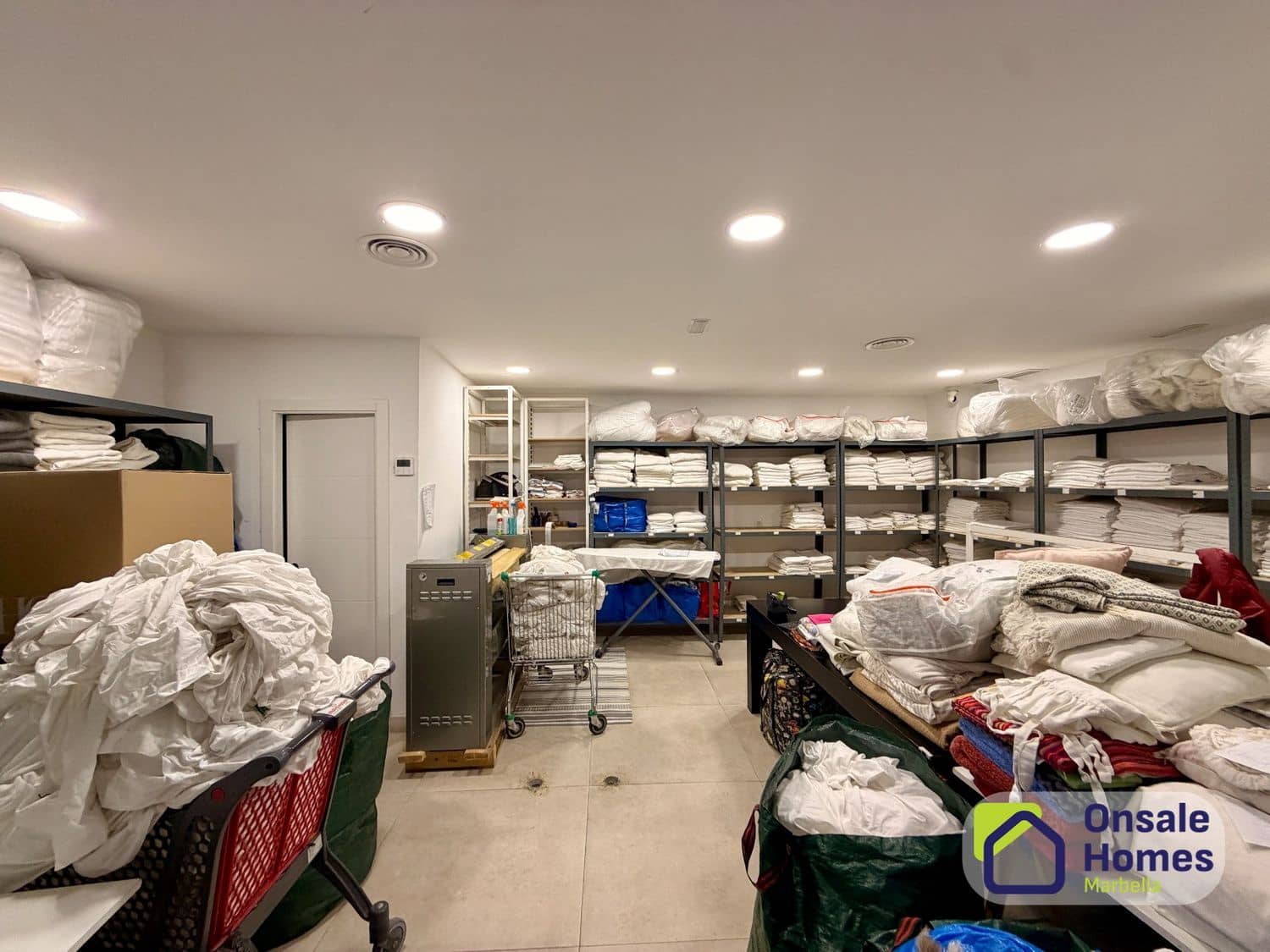 Local Comercial en Marbella en venta - 310.000 € (Ref: 10042460)