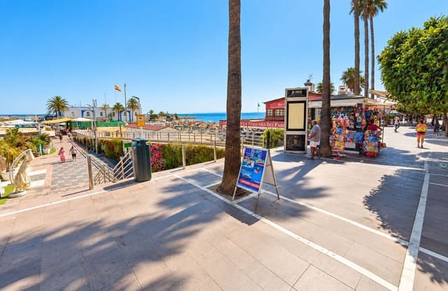 Kaupallinen myytävänä paikassa Playa Bajadilla - Puertos, Marbella - 170 000 € (Ref: 10048693)
