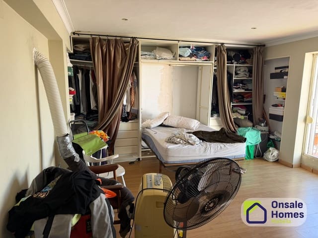1 soverom Leilighet til salgs i Divina Pastora, Marbella med garasje - € 220 000 (Ref: 10066973)