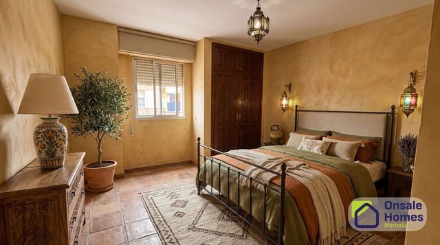 4 sovrum Lägenhet till salu i Zona Miraflores, Marbella med garage - 375 000 € (Ref: 10074687)