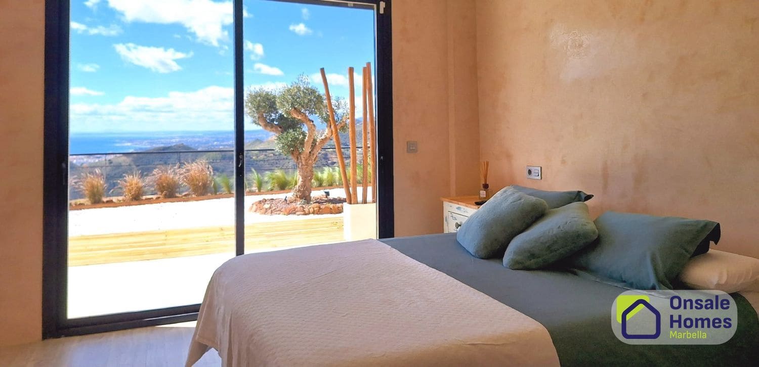 Chalet de 2 habitaciones en Marbella en venta con piscina garaje - 749.000 € (Ref: 10080265)
