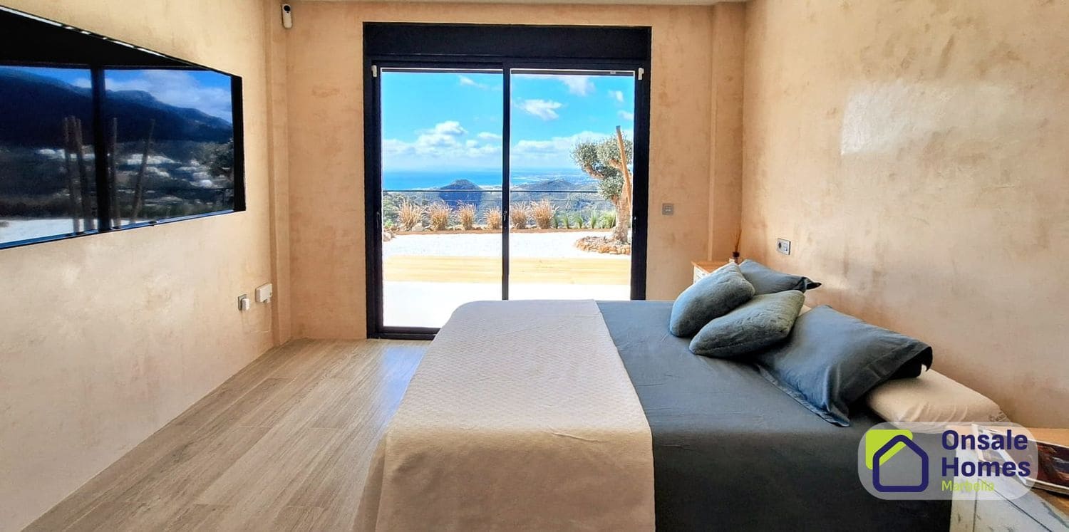 Chalet de 2 habitaciones en Marbella en venta con piscina garaje - 749.000 € (Ref: 10080265)