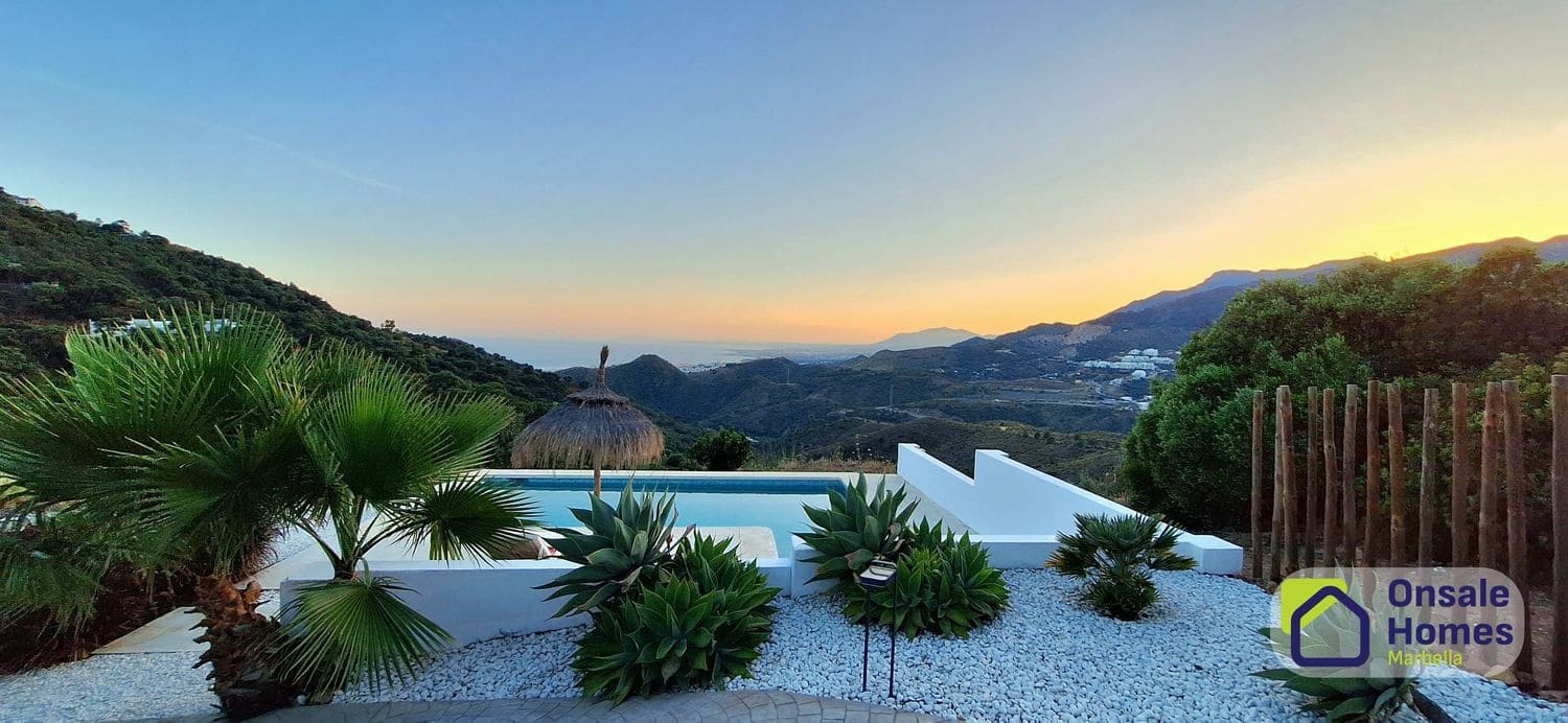 Chalet de 2 habitaciones en Marbella en venta con piscina garaje - 749.000 € (Ref: 10080265)
