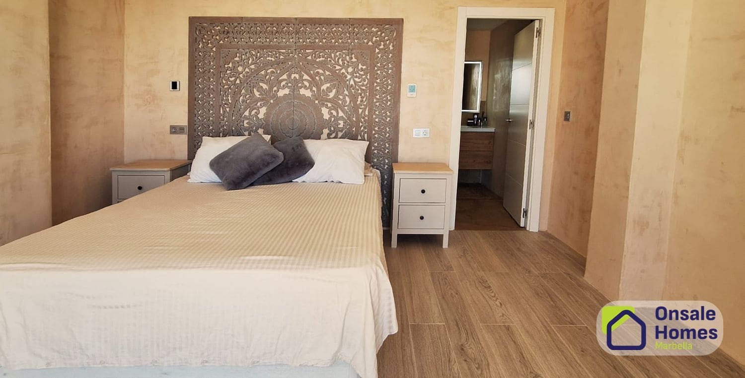 Chalet de 2 habitaciones en Marbella en venta con piscina garaje - 749.000 € (Ref: 10080265)