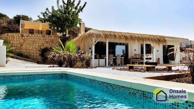 2 slaapkamer Villa te koop in Alto de los Monteros, Marbella met zwembad garage - € 749.000 (Ref: 10080265)