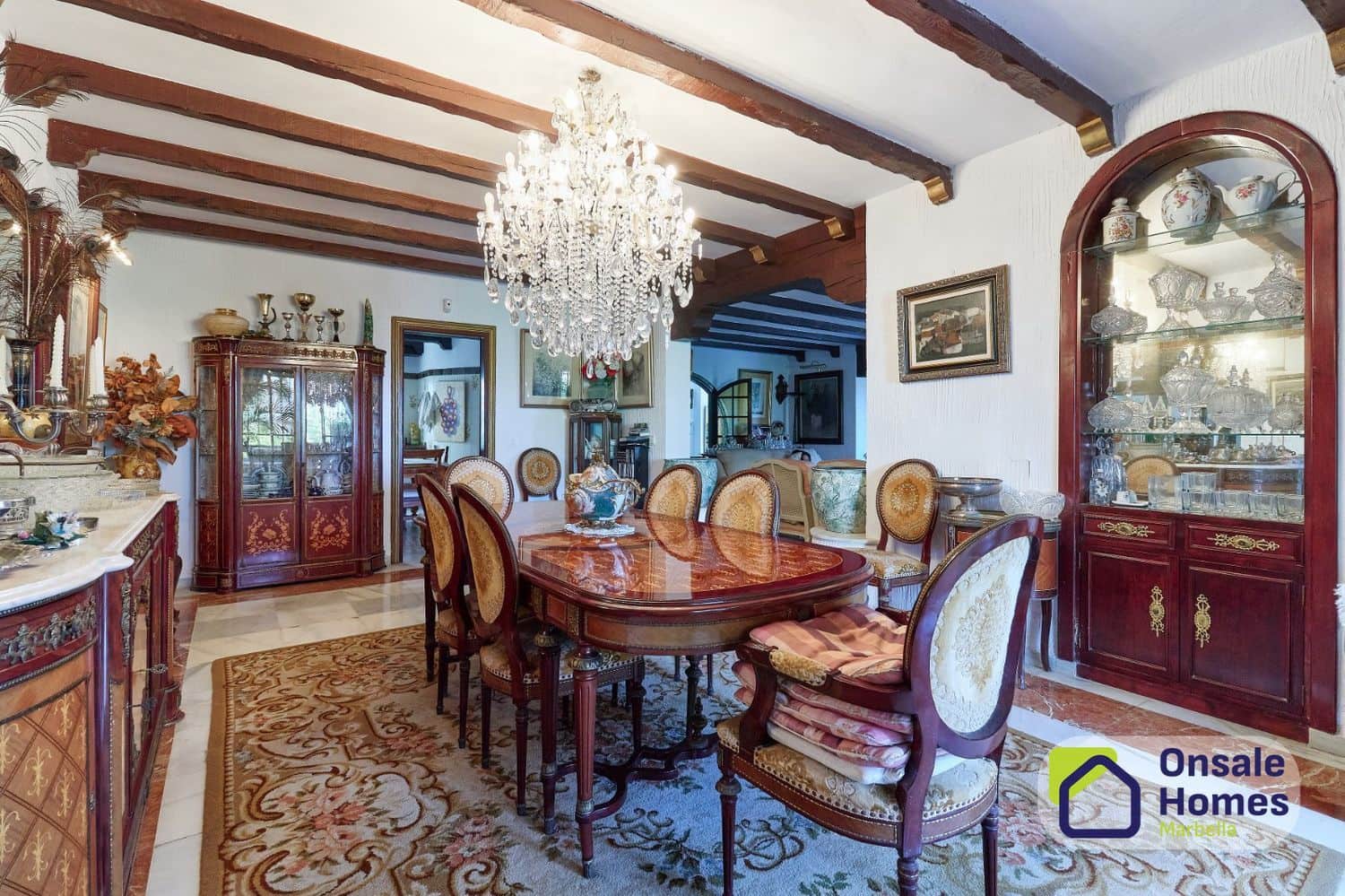 8 bedroom Villa for sale in Marbella with pool garage - € 2,120,000 (Ref: 10093976)