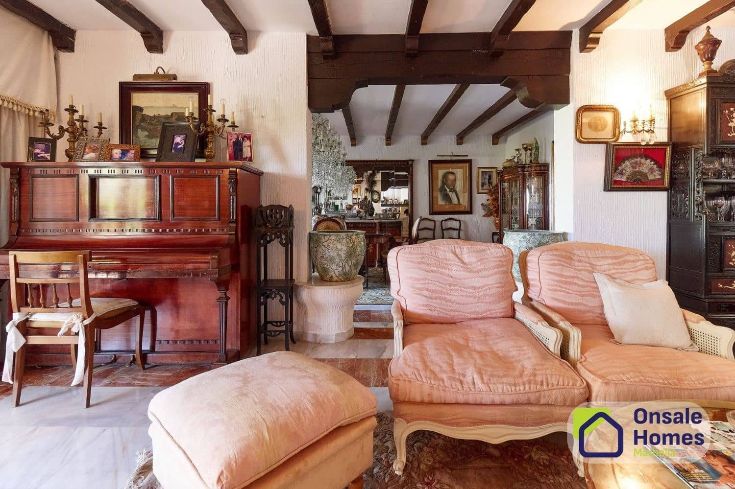 8 bedroom Villa for sale in Marbella with pool garage - € 2,120,000 (Ref: 10093976)