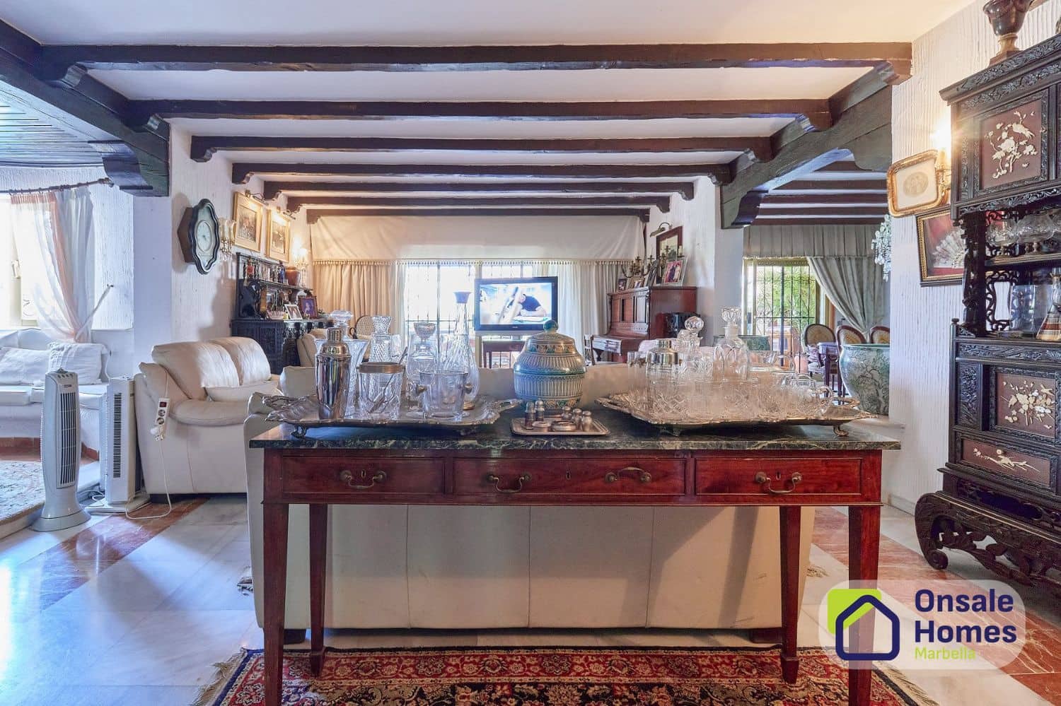 8 bedroom Villa for sale in Marbella with pool garage - € 2,120,000 (Ref: 10093976)