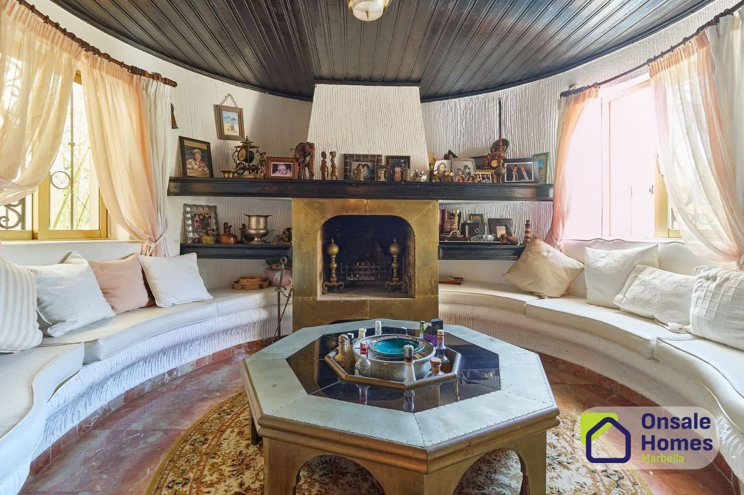 8 bedroom Villa for sale in Marbella with pool garage - € 2,120,000 (Ref: 10093976)