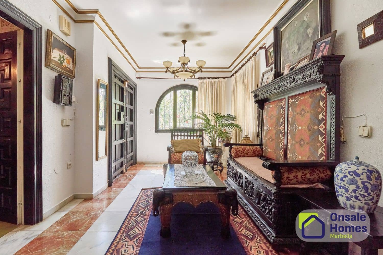 8 bedroom Villa for sale in Marbella with pool garage - € 2,120,000 (Ref: 10093976)