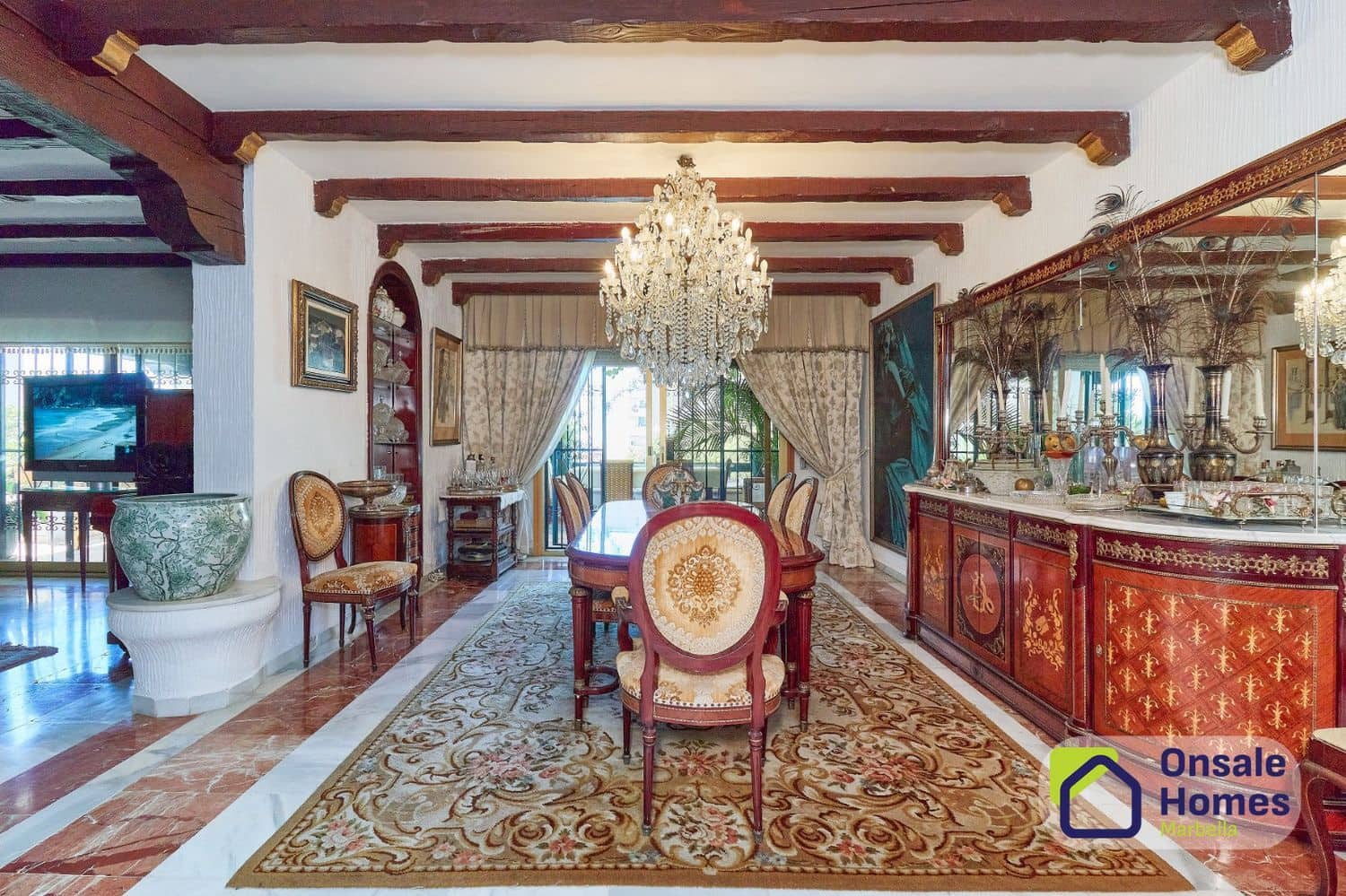 8 bedroom Villa for sale in Marbella with pool garage - € 2,120,000 (Ref: 10093976)