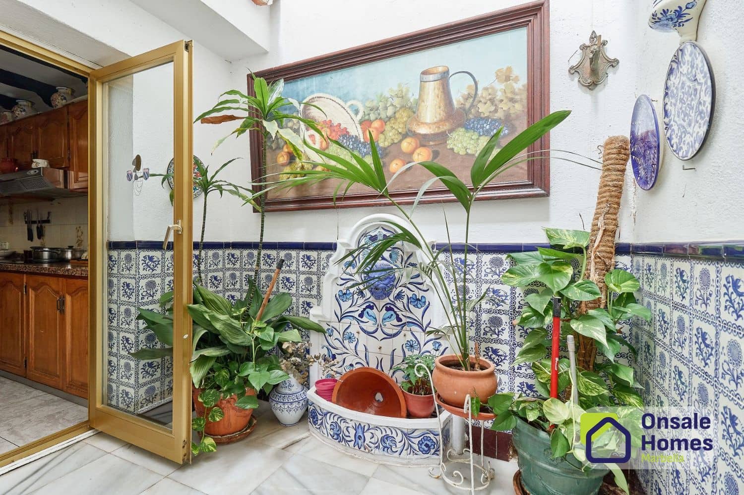 8 bedroom Villa for sale in Marbella with pool garage - € 2,120,000 (Ref: 10093976)