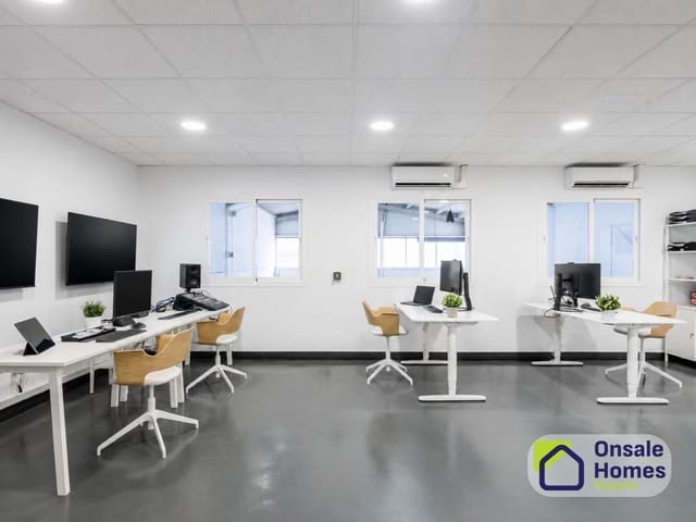 Gewerbe zu vermieten in San Pedro de Alcántara Pueblo, Marbella - 3.900 € (Ref: 10099467)