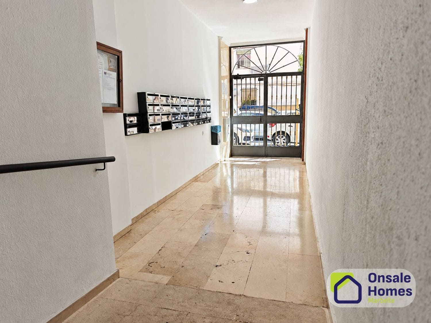 3 bedroom Apartment for sale in Marbella with garage - € 330,000 (Ref: 10101108)