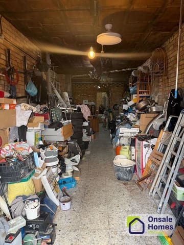 Comercial para venda em Divina Pastora, Marbella - 220 000 € (Ref: 10108661)