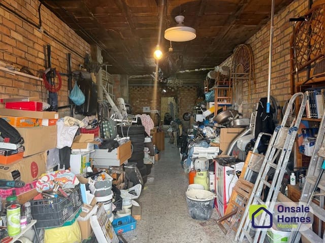 Comercial para venda em Divina Pastora, Marbella - 220 000 € (Ref: 10108661)