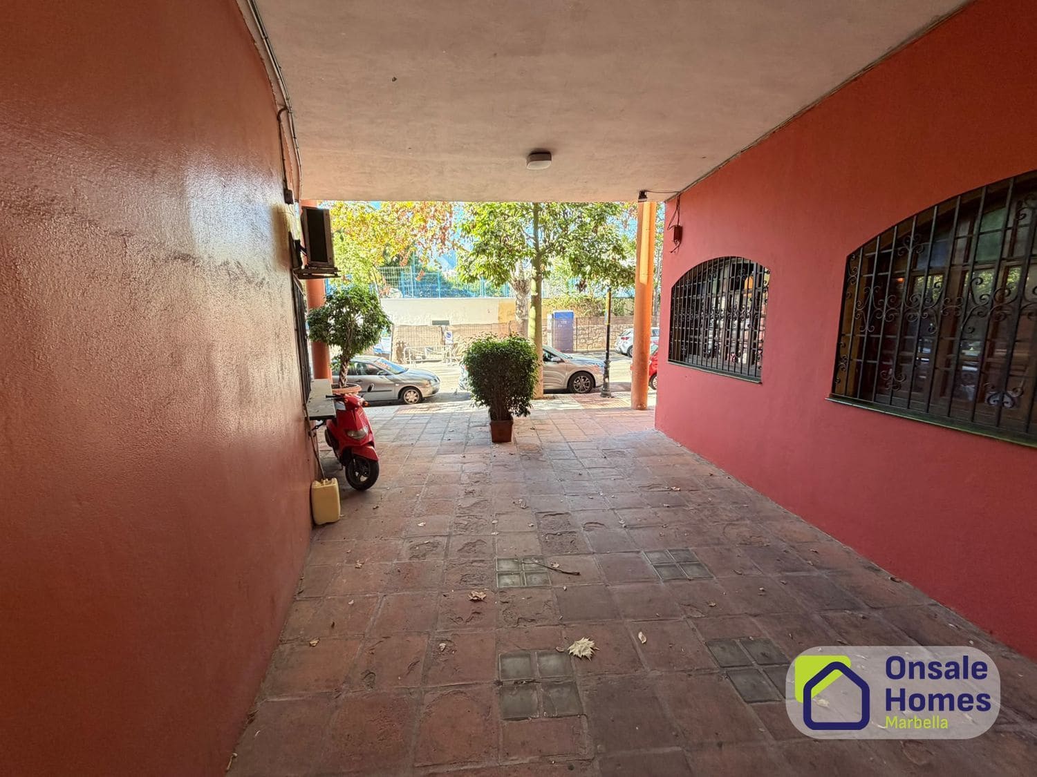 Kommersiell til salgs i Marbella - € 250 000 (Ref: 10108662)