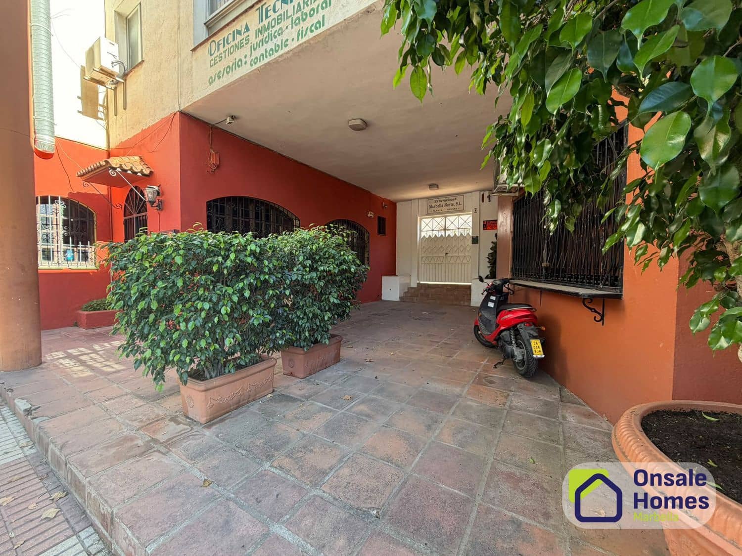 Kommersiell til salgs i Marbella - € 250 000 (Ref: 10108662)