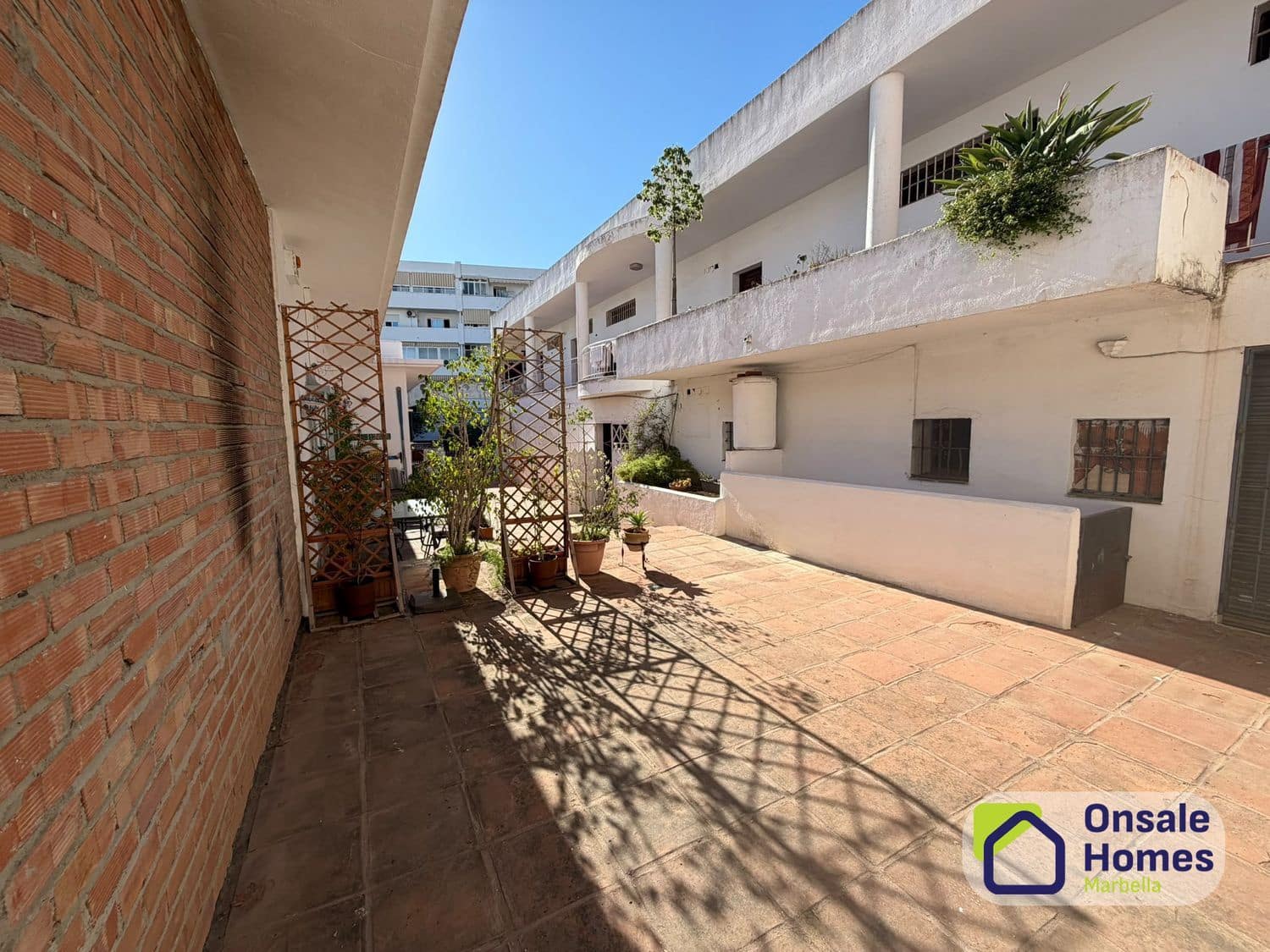 Kommersiell til salgs i Marbella - € 250 000 (Ref: 10108662)