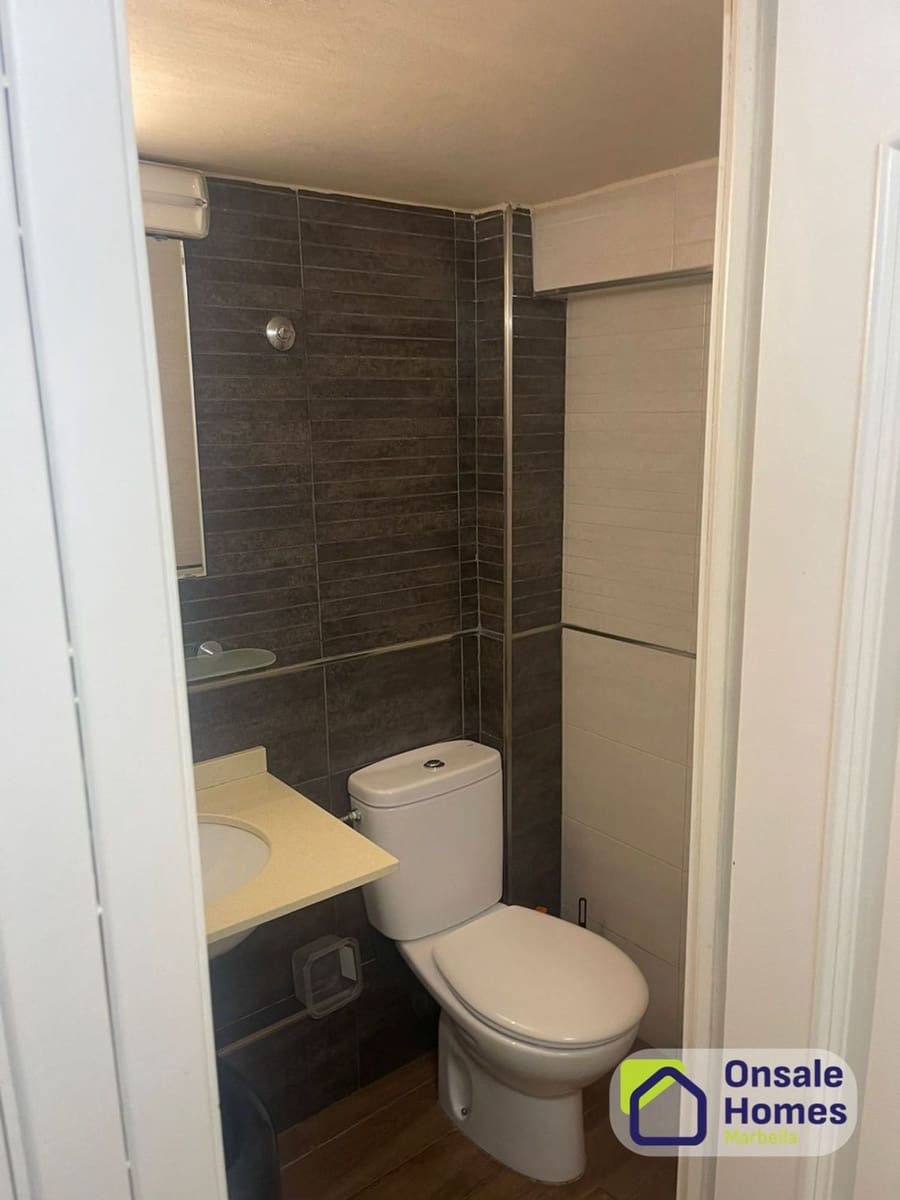 Kommersiell att hyra i Marbella - 1 900 € (Ref: 10108664)