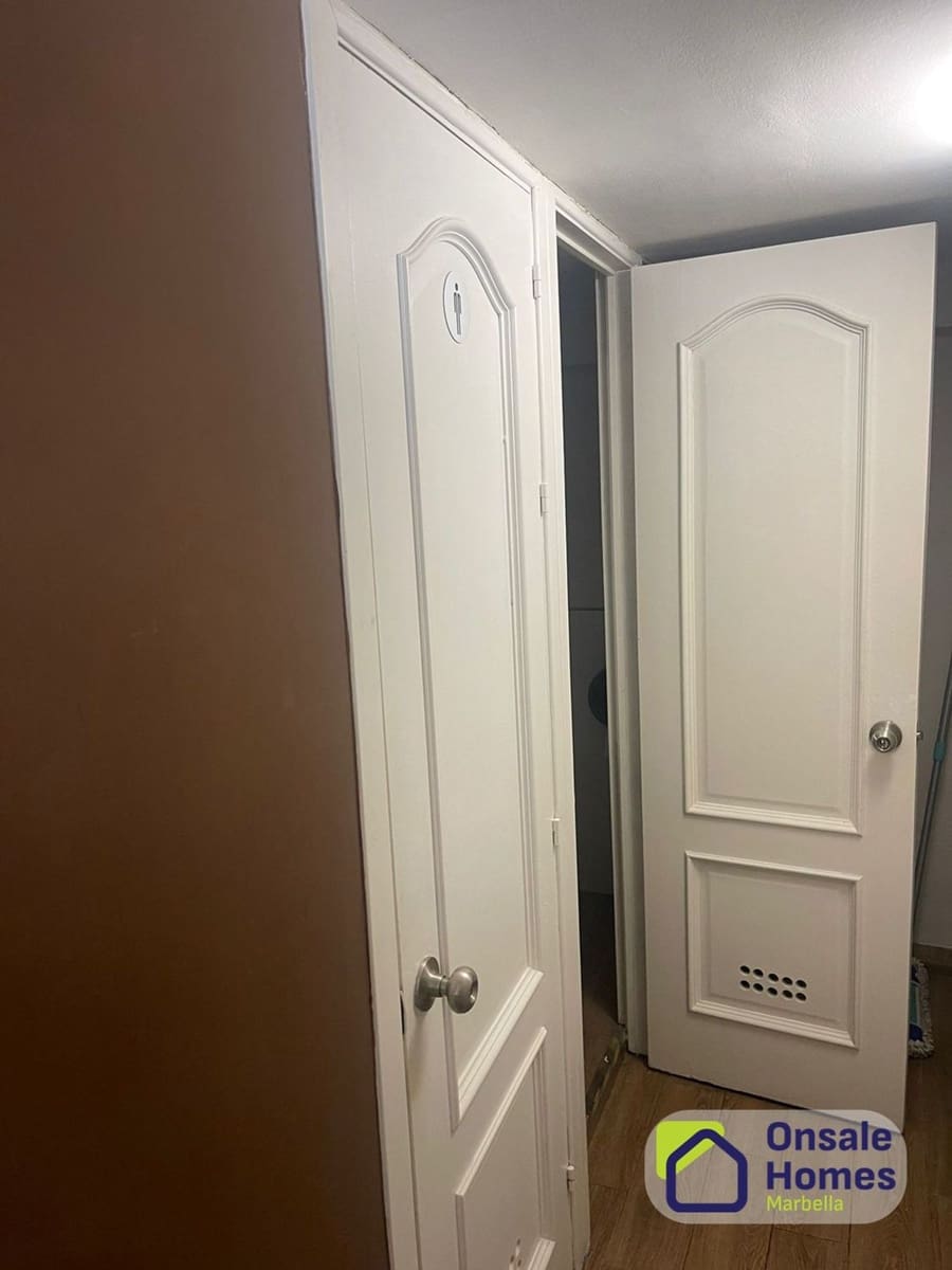 Kommersiell att hyra i Marbella - 1 900 € (Ref: 10108664)